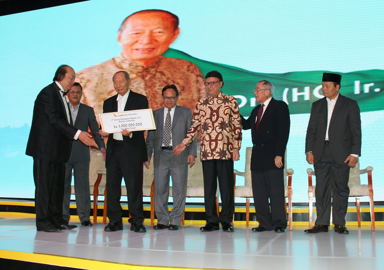 Ciputra Raih Lifetime Achievement Award 2015