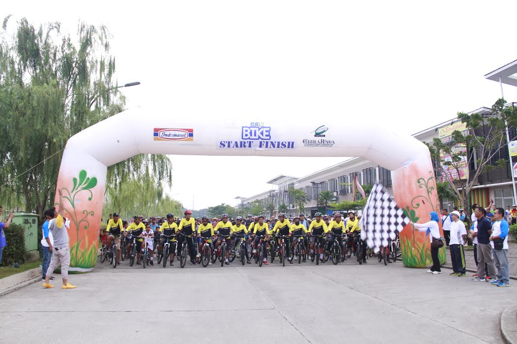 Ribuan Masyarakat Dan Komunitas Ramaikan CitraRaya EcoBike & EcoRobic